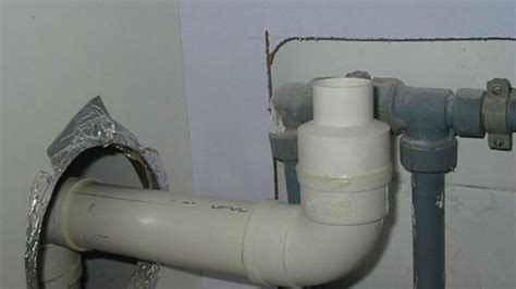 水槽縫隙漏水怎么辦(水槽下水管漏水怎么處理)縮略圖