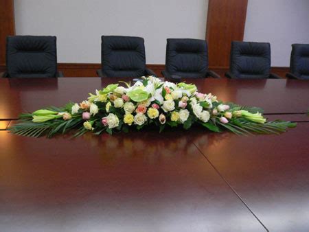 會(huì)議桌擺花,會(huì)議桌擺花圖片大全縮略圖