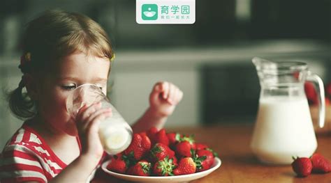 養樂多小孩子可以喝嗎,養樂多小孩可以喝嗎縮略圖