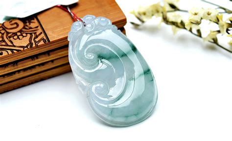 玉如意吊墜的寓意,玉如意吊墜的寓意與象征縮略圖