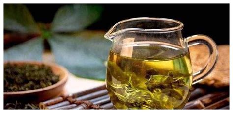 話(huà)梅干泡水喝的功效與作用,話(huà)梅干泡水喝的功效與作用及禁忌縮略圖