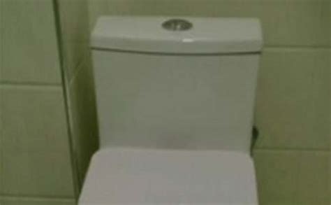 衛(wèi)生紙堵塞馬桶怎么辦,衛(wèi)生紙堵塞馬桶能自然溶解嗎縮略圖