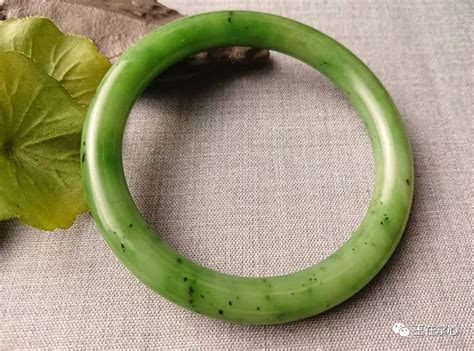 碧玉手鐲值多少錢(qián)(碧玉手鐲值多少錢(qián)一枚)縮略圖