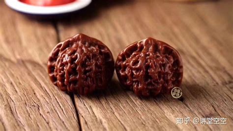 文玩核桃的盤玩方法(文玩核桃的盤玩方法和技巧)縮略圖