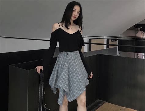 半身裙怎么搭配上衣圖片(牛仔半身裙怎么搭配上衣圖片)縮略圖
