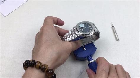 積家手表表帶怎么解開,積家手表表帶怎么解開的縮略圖