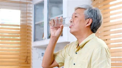 蘇打水能降尿酸嗎,蘇打水能降尿酸嗎實(shí)測(cè)縮略圖