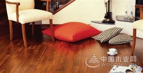 復(fù)合地板甲醛多久能散掉(復(fù)合地板甲醛多久能住人)縮略圖