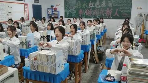 桌子舞小學生(桌子舞小學生夢想家)縮略圖