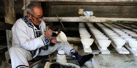 瓷器的制作過(guò)程,瓷器的制作過(guò)程六個(gè)步驟縮略圖