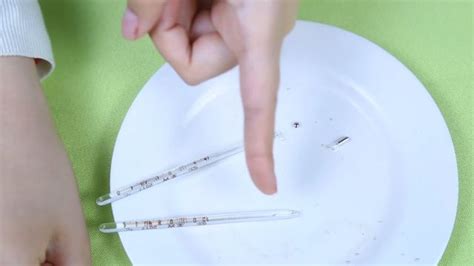 體溫計(jì)打碎了地面怎么處理(體溫計(jì)打碎了地面怎么處理干凈呢)縮略圖