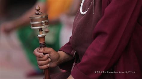 轉(zhuǎn)經(jīng)筒的功德和作用,轉(zhuǎn)經(jīng)筒的功德和作用西藏縮略圖