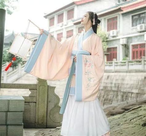 漢族服飾特點(diǎn)(漢族服飾特點(diǎn)簡(jiǎn)介)縮略圖