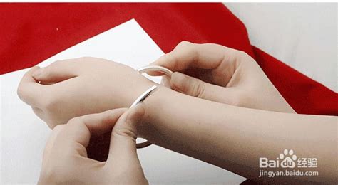 鐲子戴上去摘不下來怎么辦,摘手鐲最有效的方法縮略圖
