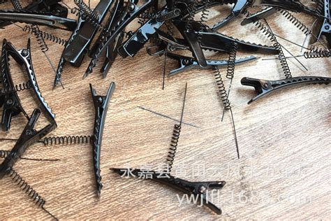 發(fā)夾上的彈簧組裝視頻(發(fā)夾上的彈簧組裝視頻教程)縮略圖