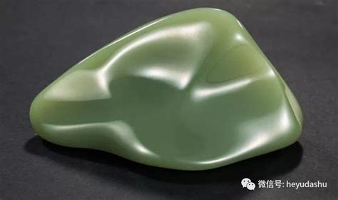岫玉為什么不建議買(岫玉和翡翠的區別)縮略圖