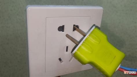 充電器插電冒火花什么情況,手機(jī)充電器插電冒火花什么情況縮略圖