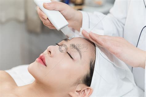 電子臉部清潔儀怎么用(電動臉部清潔神器如何使用)縮略圖