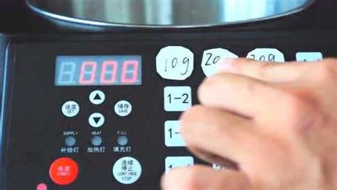 果糖機(jī)漏糖修理視頻(果糖機(jī)漏糖怎么修)縮略圖