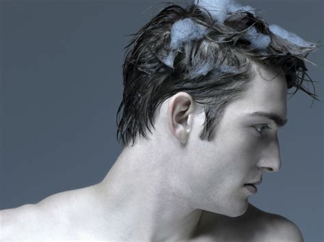 護(hù)發(fā)素推薦男生,護(hù)發(fā)素男生能用嗎縮略圖