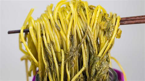 腌菜比例十斤菜要放多少鹽(冬腌菜的腌制過程)縮略圖